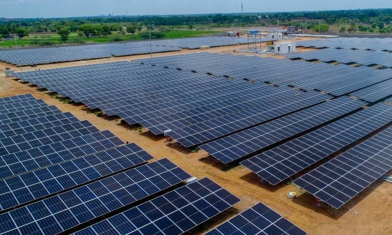 The Benefits of Switching to Solar Power for Homes and Businesses